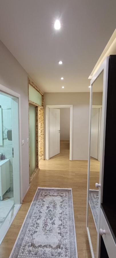 Luxury Blloku Tirana Apartment ภายนอก รูปภาพ