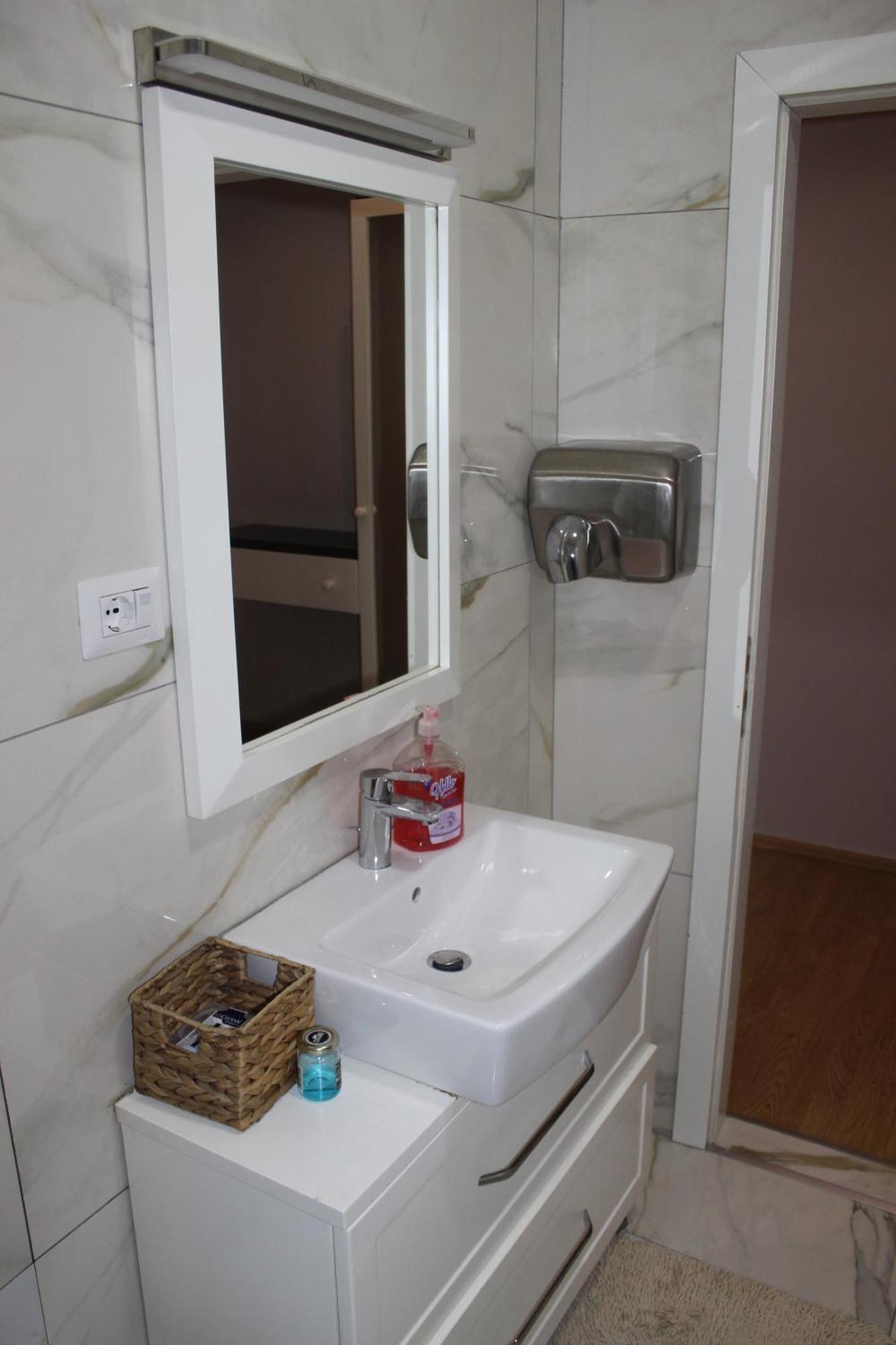 Luxury Blloku Tirana Apartment ภายนอก รูปภาพ