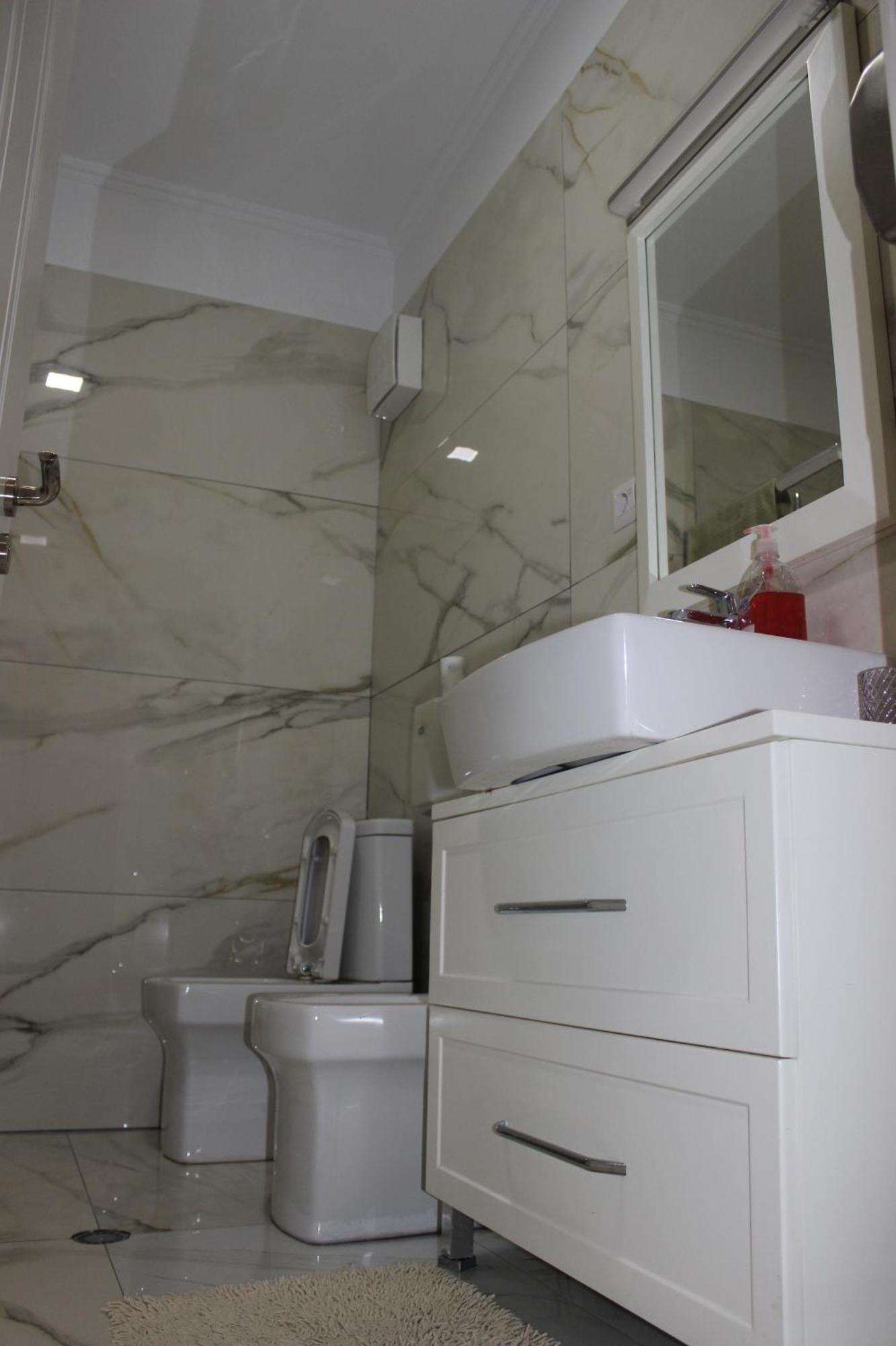 Luxury Blloku Tirana Apartment ภายนอก รูปภาพ